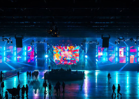 Tela alugado do diodo emissor de luz do aluguer da cor completa 3 In1 SMD de exposição de diodo emissor de luz da fase alta da definição P4